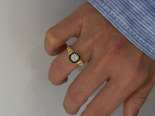 Enamel Single Stone Gold Ring